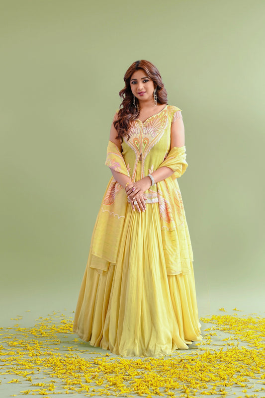 SHREYA GOSHAL IN THE KERI FLAP LEHENGA SET